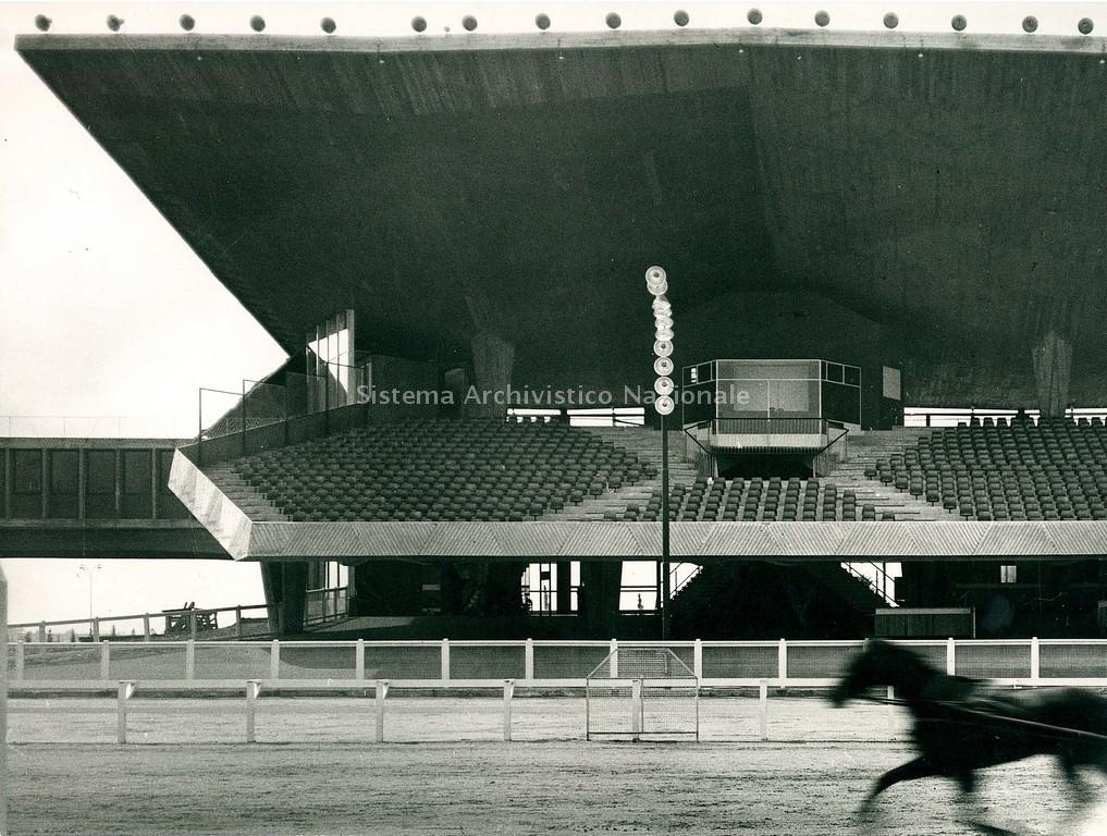  Ippodromo Tor di Valle, tribuna, Roma 1957-1959. 