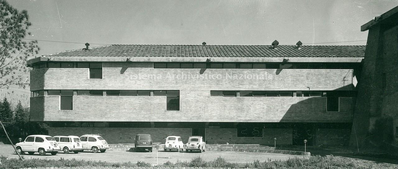  Veduta esterna del Complesso ospedaliero San Giovanni Battista nella zona Magliana di Roma, 1962. 